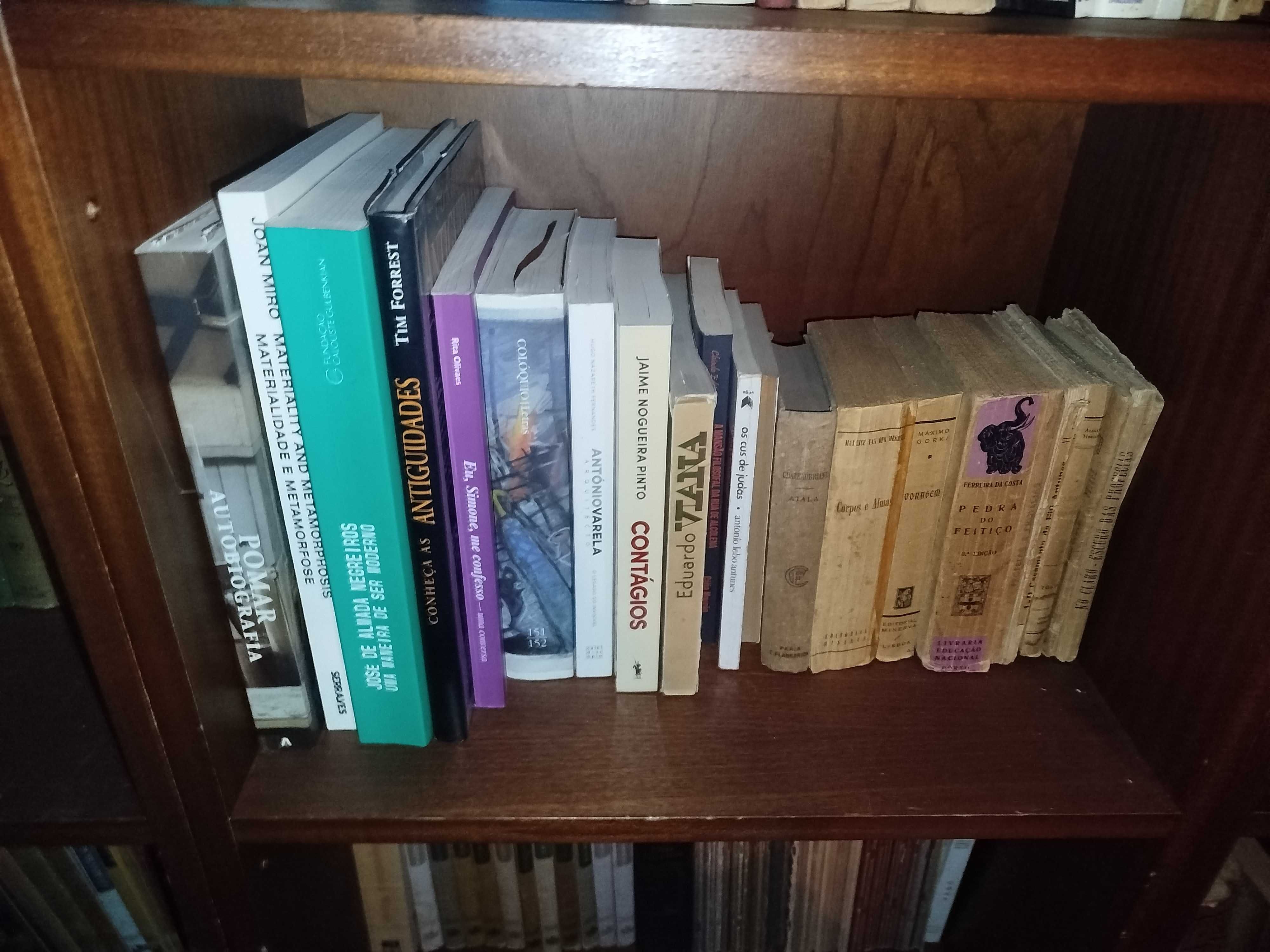 vendo livros antigos variados interessantes e em bom estado 2