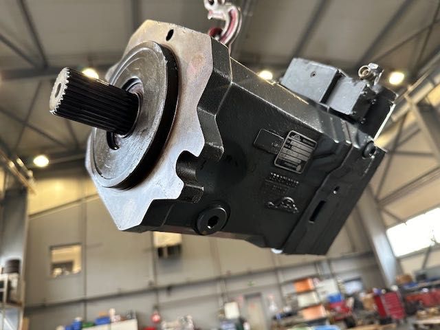 1704 M Linde HMR 135-2 silnik jazdy