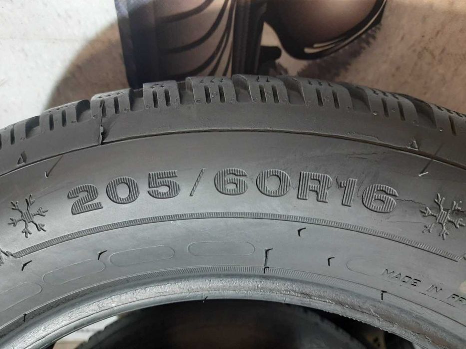 Шини 7,5мм 205/60 R16 DUNLOP WinterSport 5 б/у зима склад