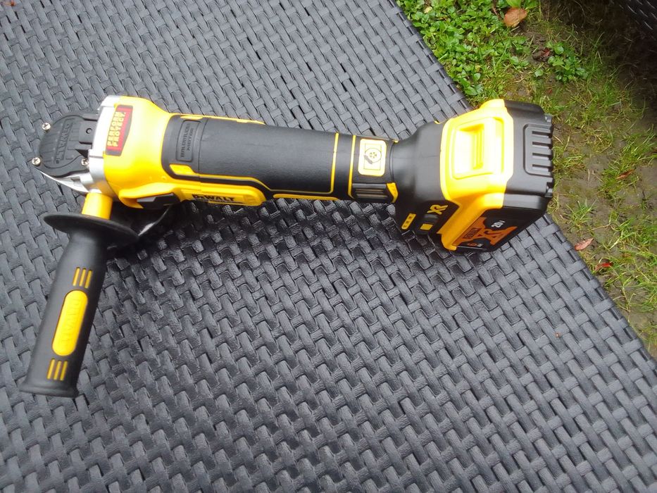 Szlifierka kątowa DeWalt DCG405