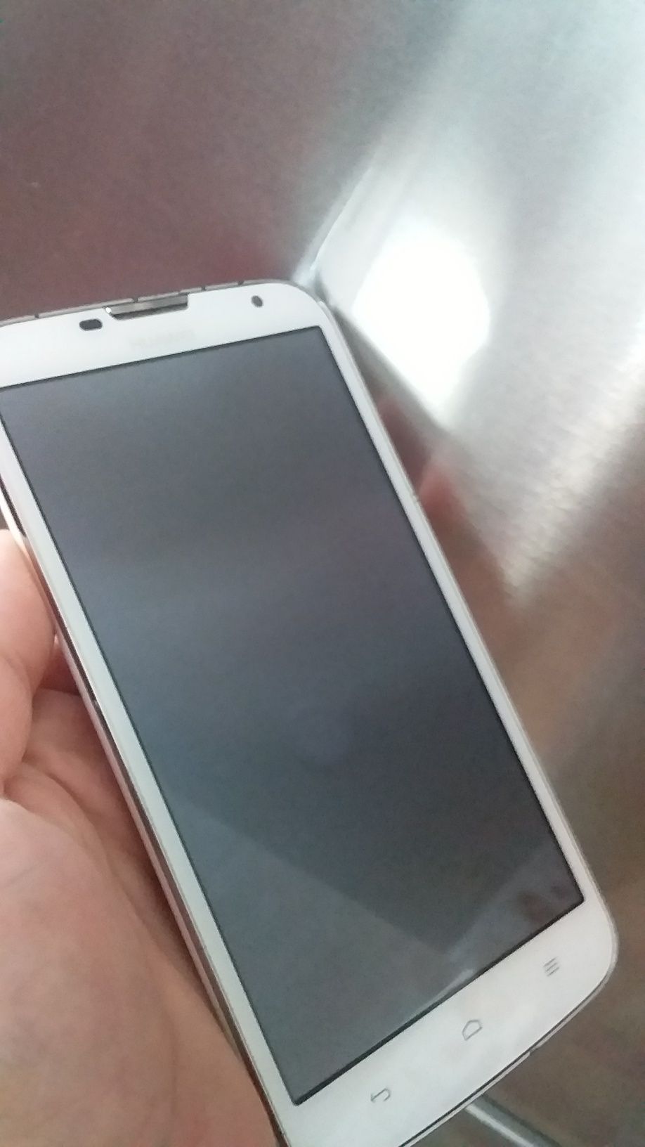 Продам на запчасти  мобильный телефон Huawei Ascend G730-U10