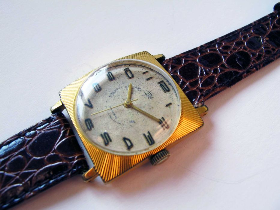 Pozłacana Zaria kostka.