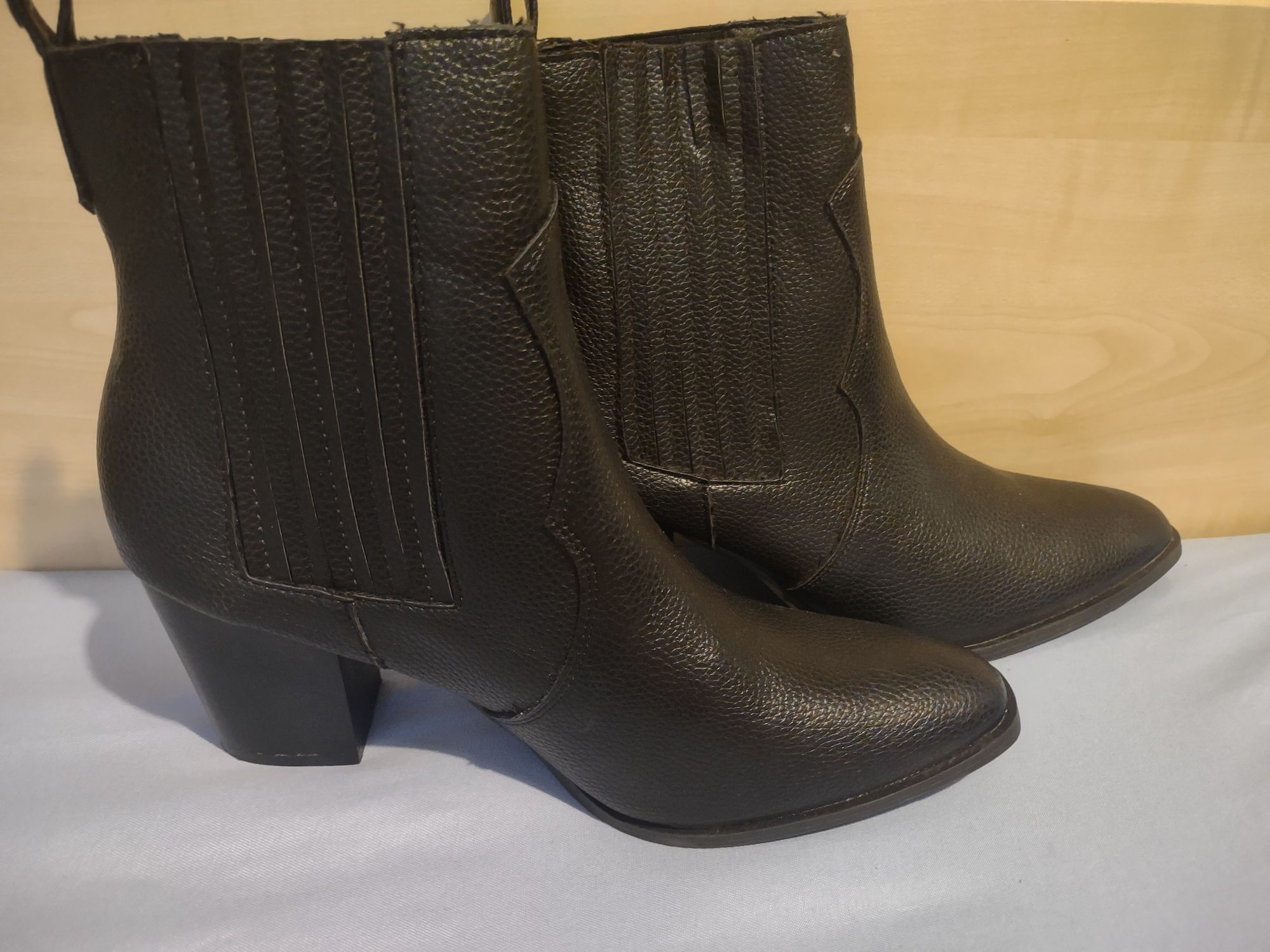 Czarne damskie buty kozaki botki rozmiar 40  nowe na zimę
