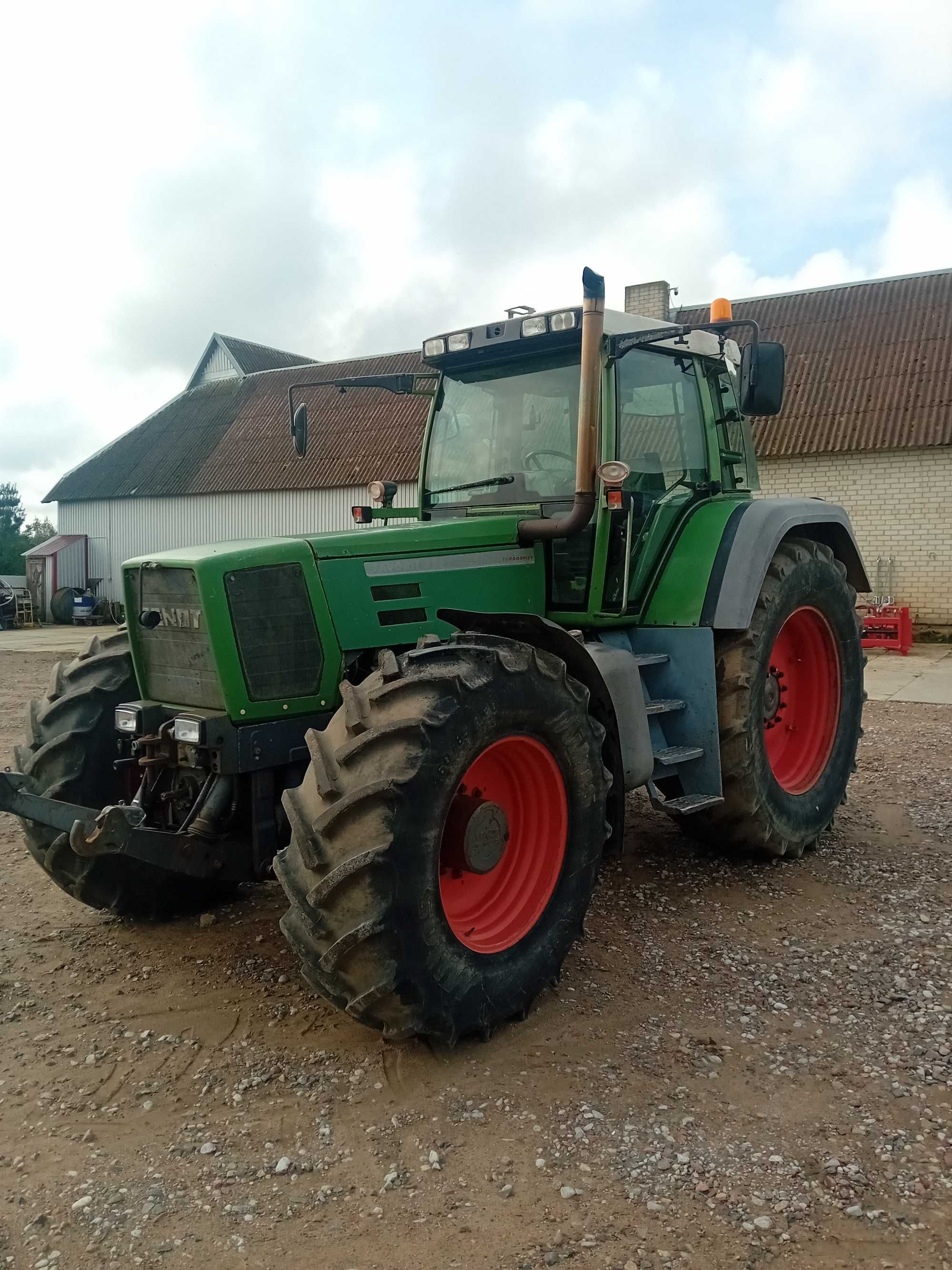 Fendt 824 Favorit pneumatyka tuz wom opony 70 %sprzedaż prywatnaBrutto
