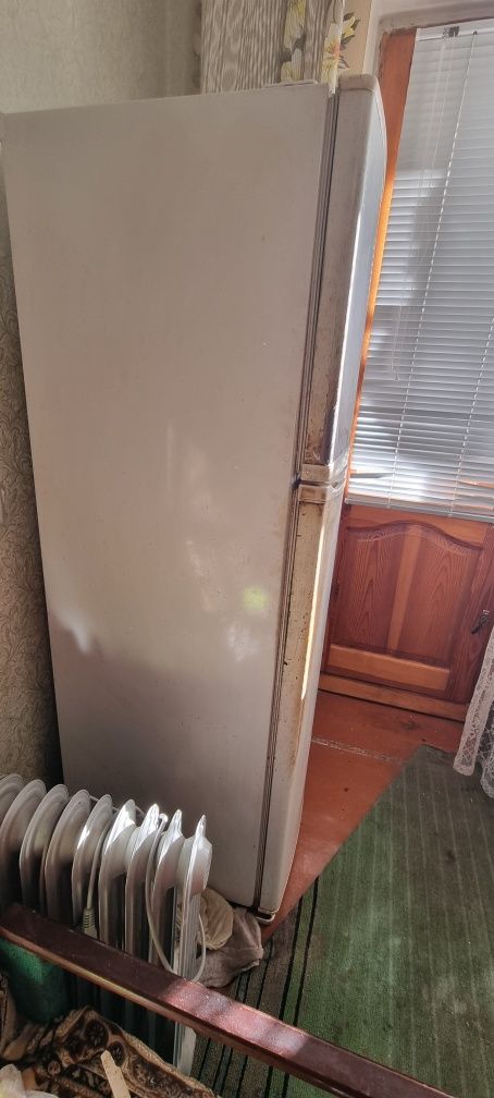 Продам Холодильник LG