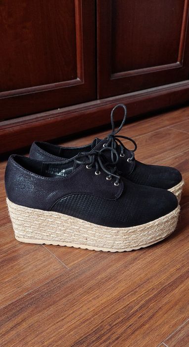 Czarne buty na koturnie wiosna lato jesień rozmiar 39 wysokie czarne