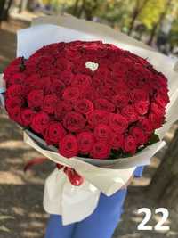 Доставка Квітів Миколаїв.  100 червоних троянд і 1 біла