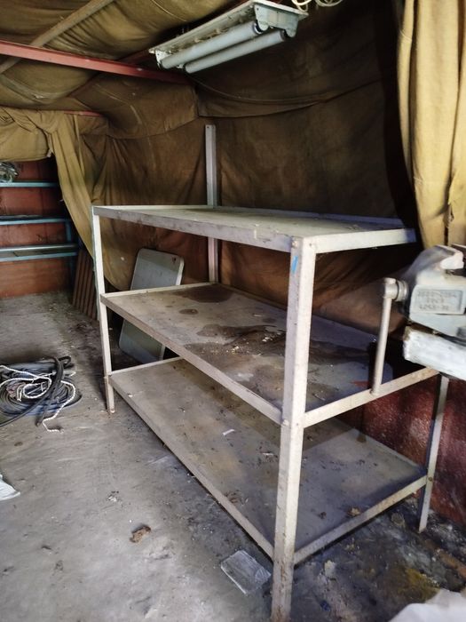 Продам стелажі само вивозом