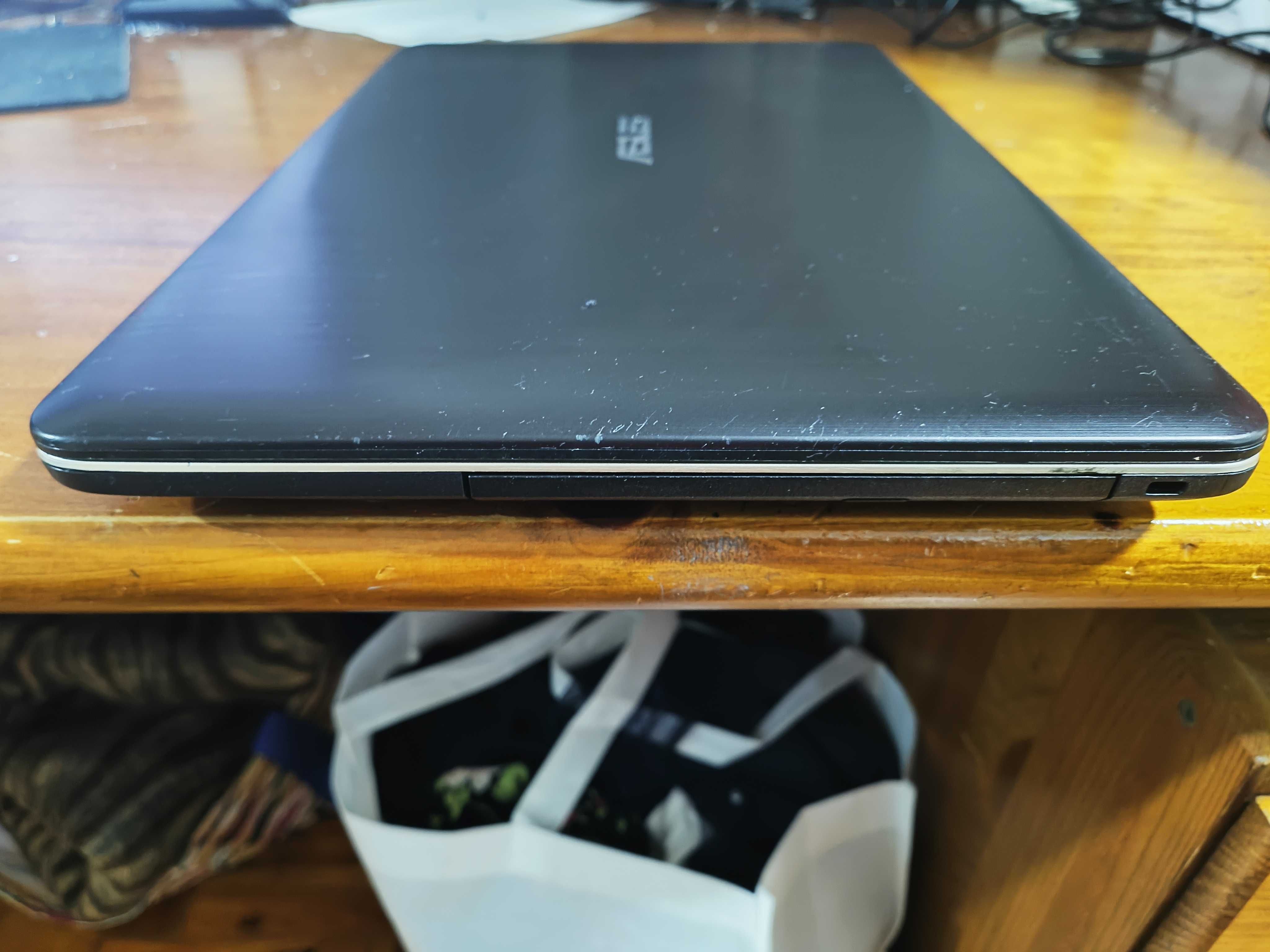 Portátil Asus A540L core I3