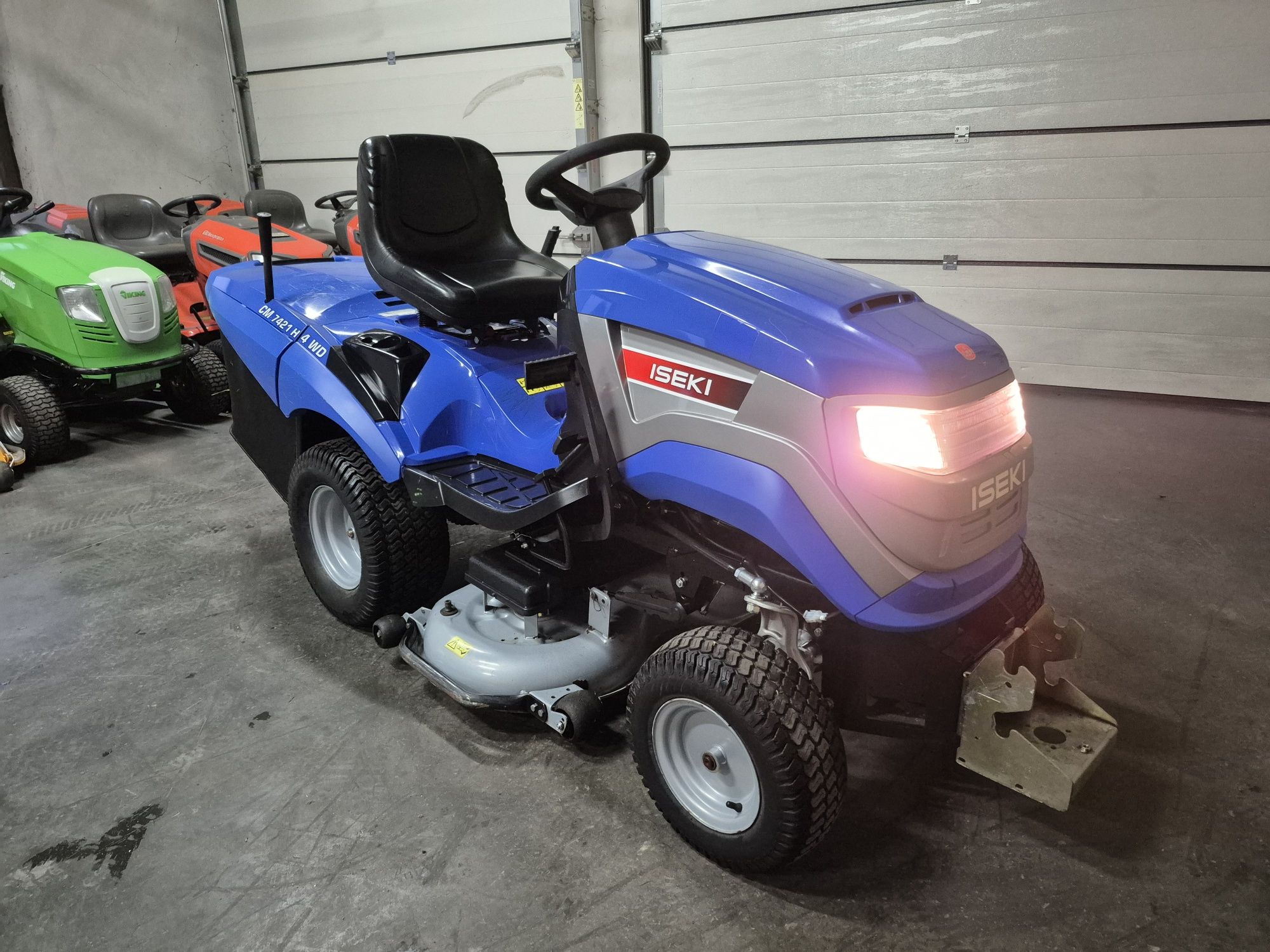 Kosiarka traktorek iseki CM 7421 4x4.  2cyl 22km