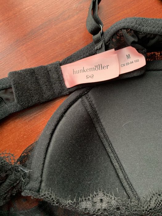 Жіночий пеньюар в чорному кольорі