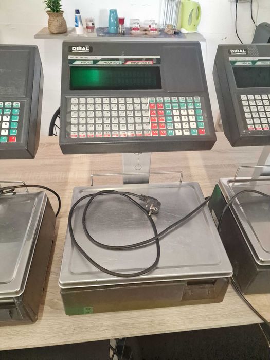 Balanças Dibal com etiquetas