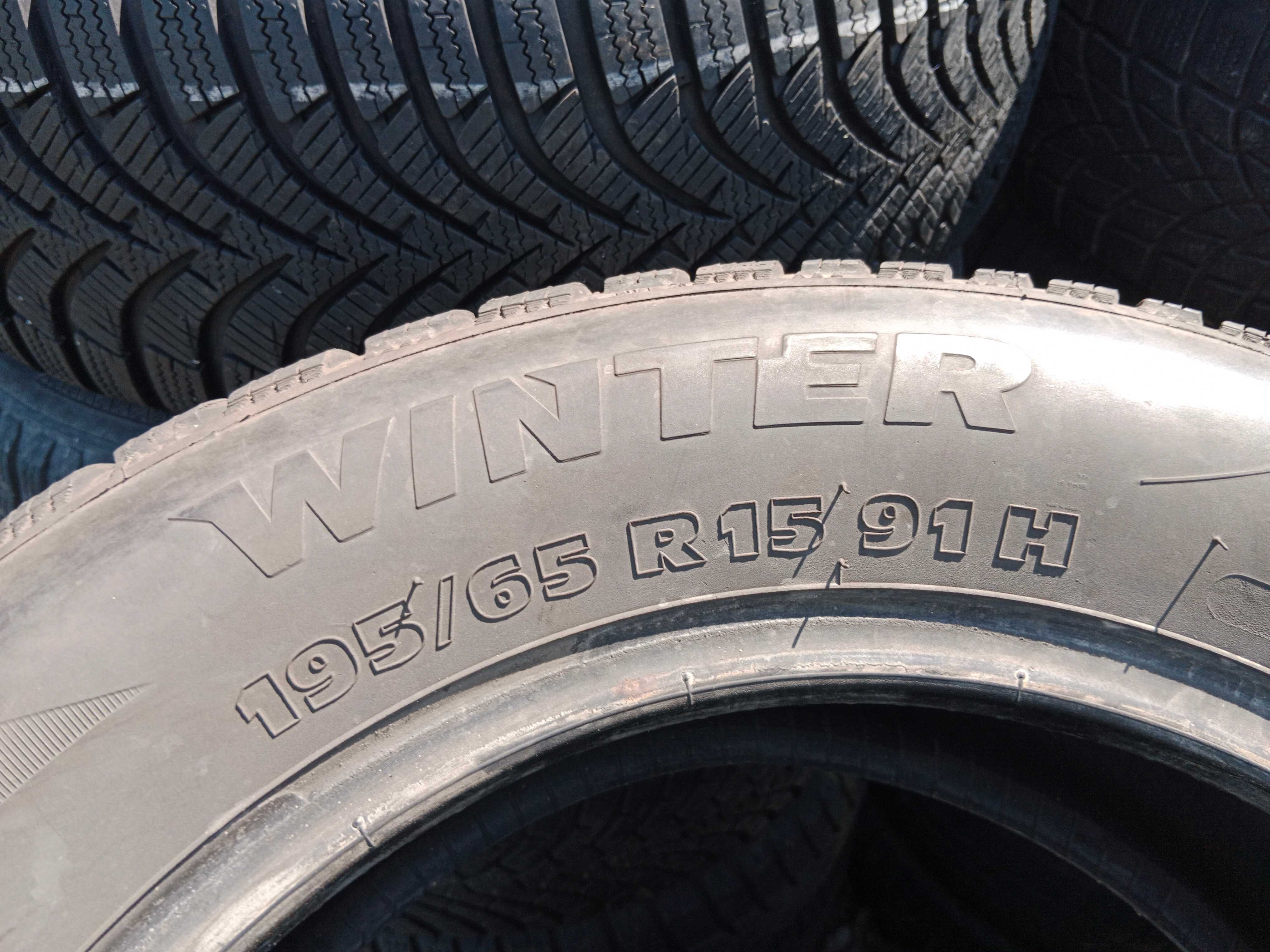 Opona używana 195/65R15 Taurus Winter 1szt.