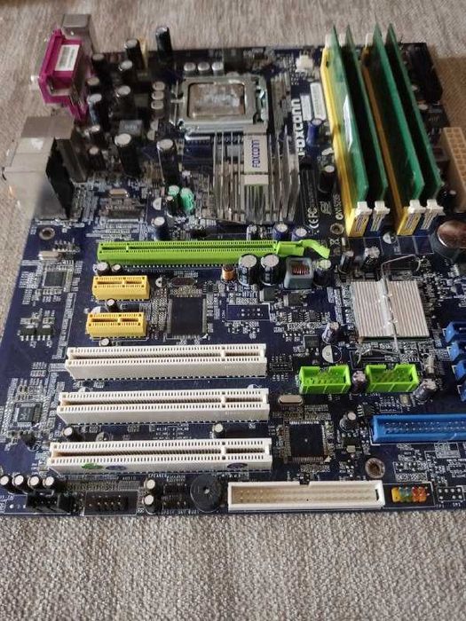 Мат плата + Pentium 3.0 ghz + 2гб DDR2