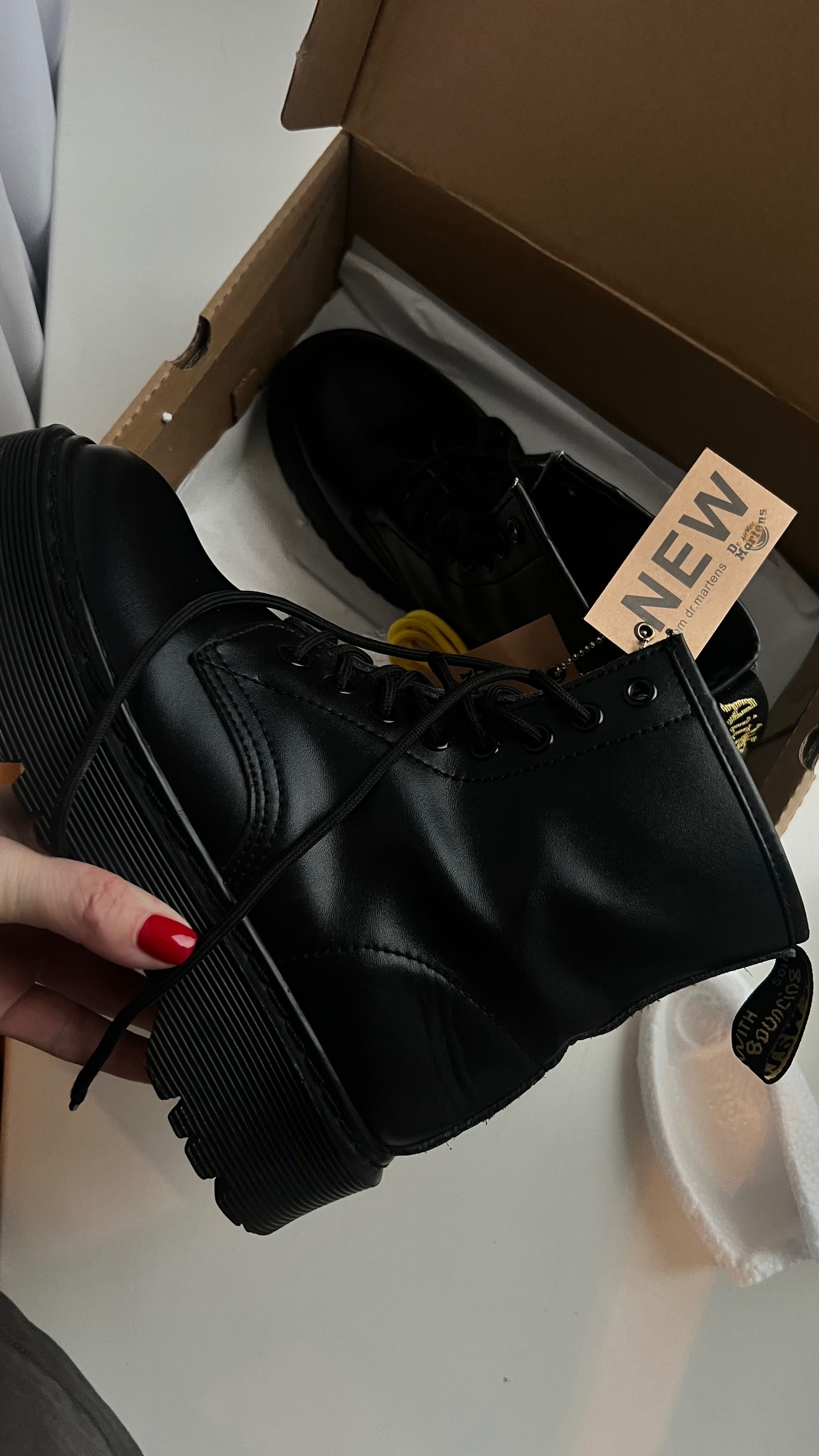 Шкіряні черевики Dr. Martens