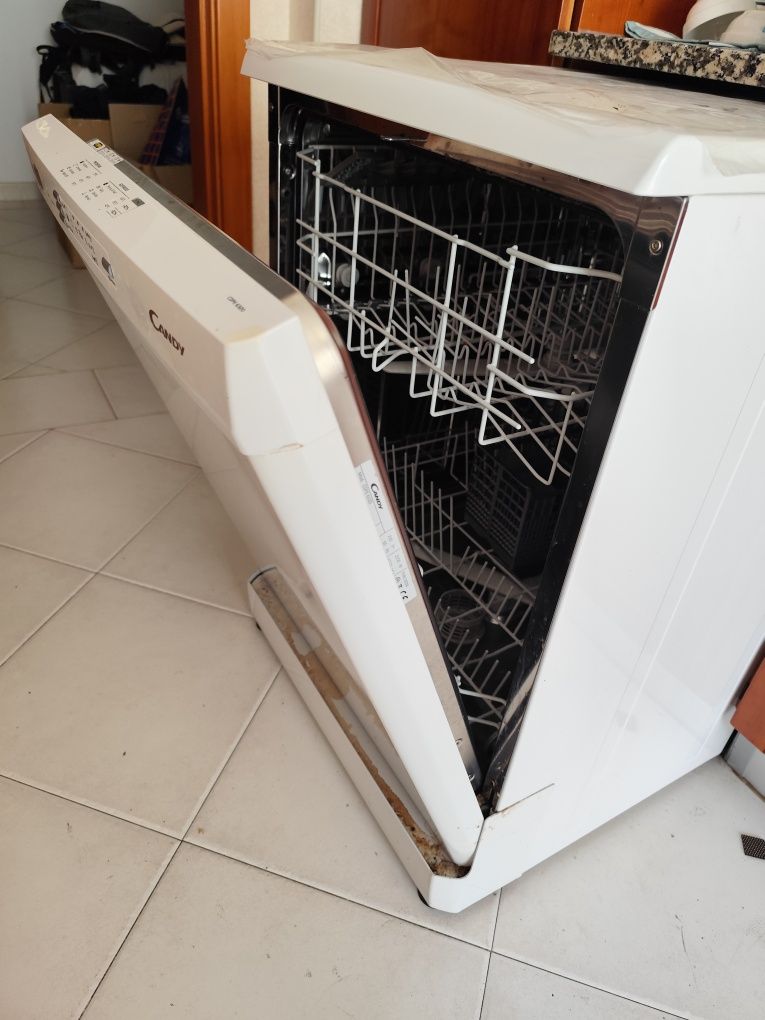 Máquina de lavar loiça usada – para peças ou reparação
