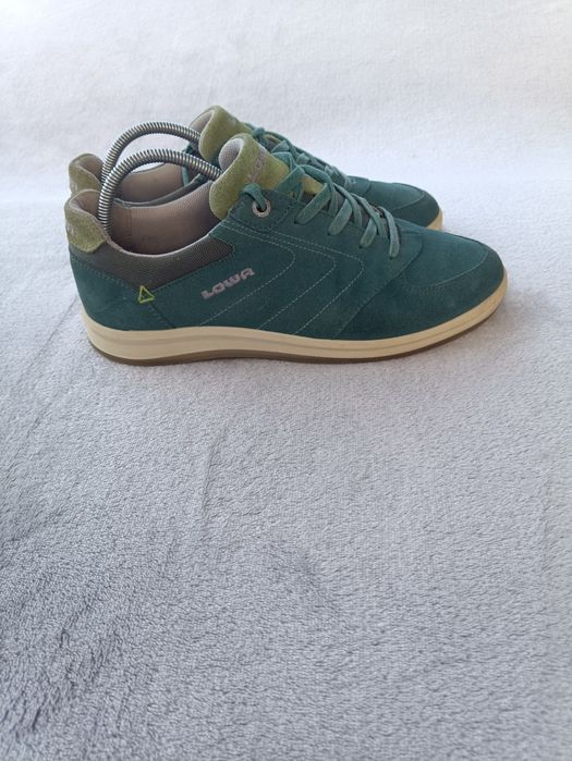 Женские кроссовки Lowa р39