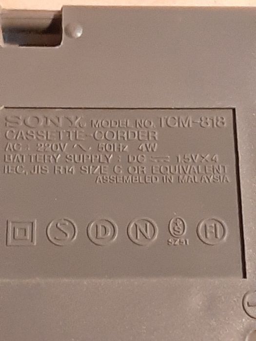 Магнитофон касетный SONY