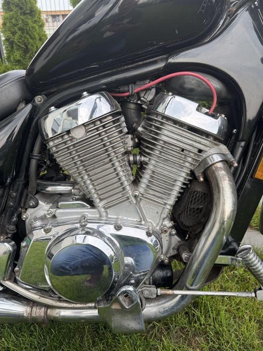Suzuki inteuder 750.