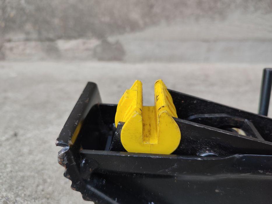 Домкрат Renault рено 350 грн