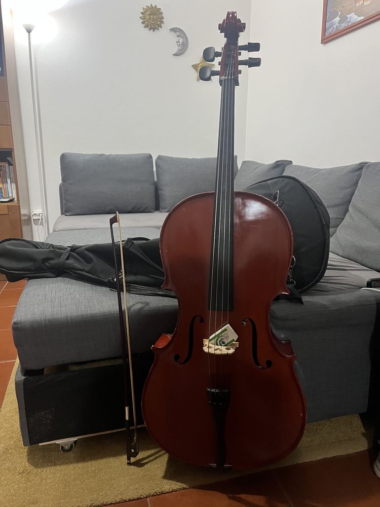 Violoncelo 3/4 em segunda mão