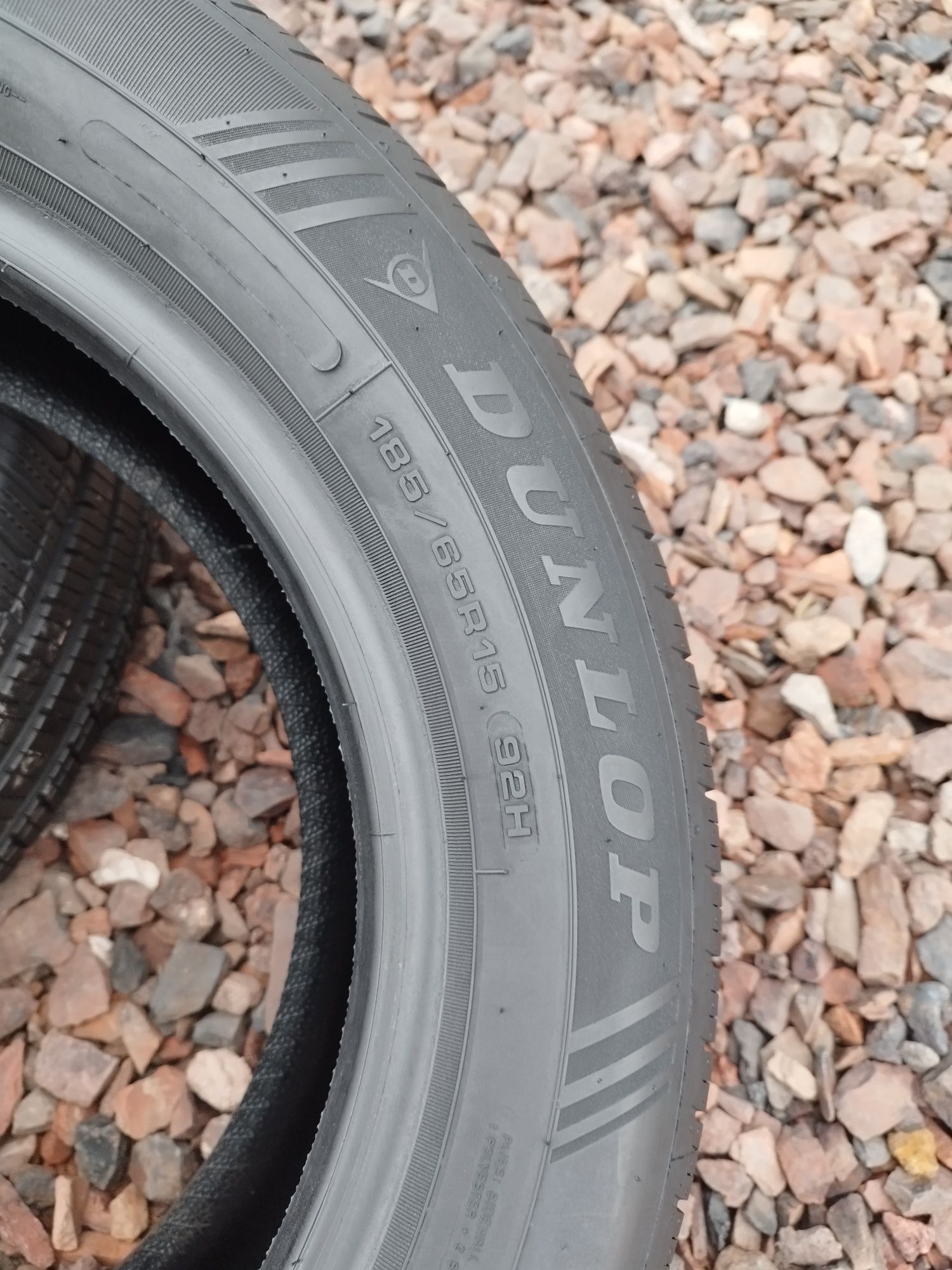 Wielosezenowe Dunlop 185/65R15, 2023 r