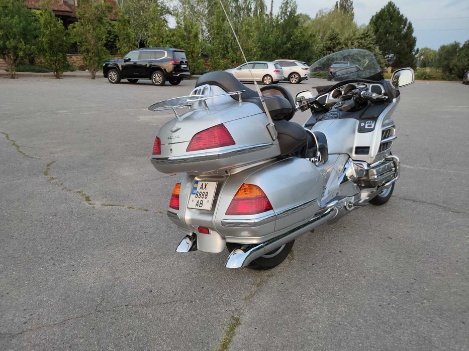 HONDA GOLD WING 1800 , 39000 родного пробега  новая резина Bridgestone