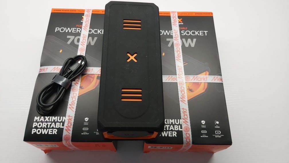 PowerBar Xtorm XP070 Portable Power Socket 19200mAh 70W з розеткою