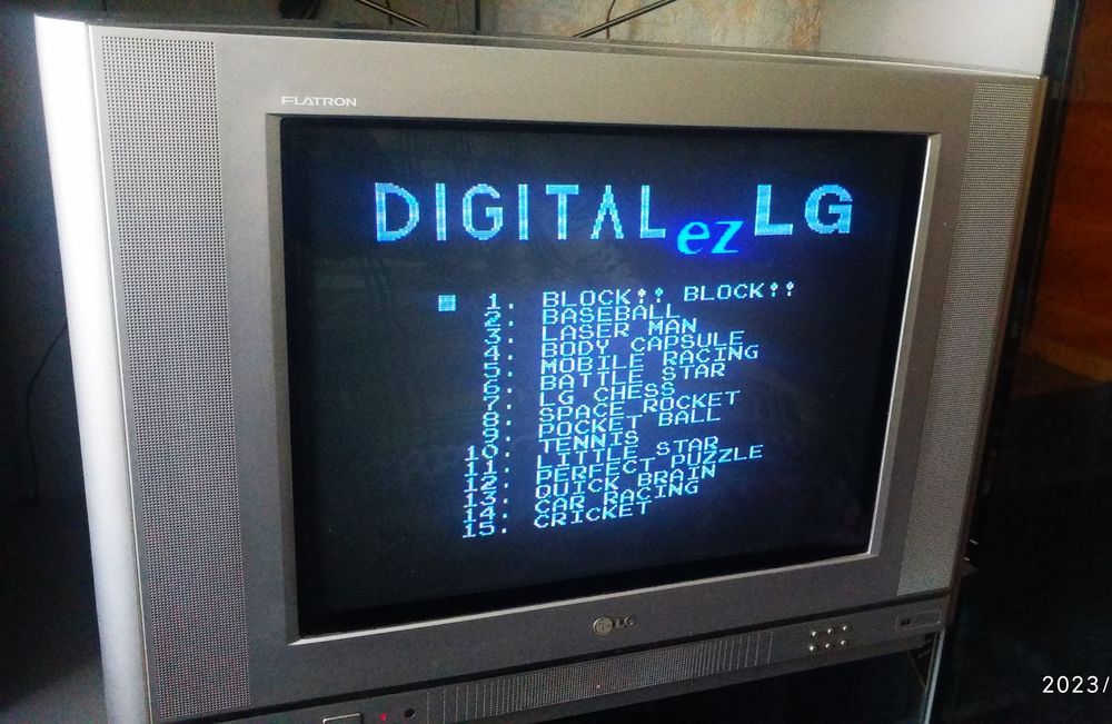 Продам цветной игровой телевизор "LG 21070" диагональ 22' + 2 пульта.