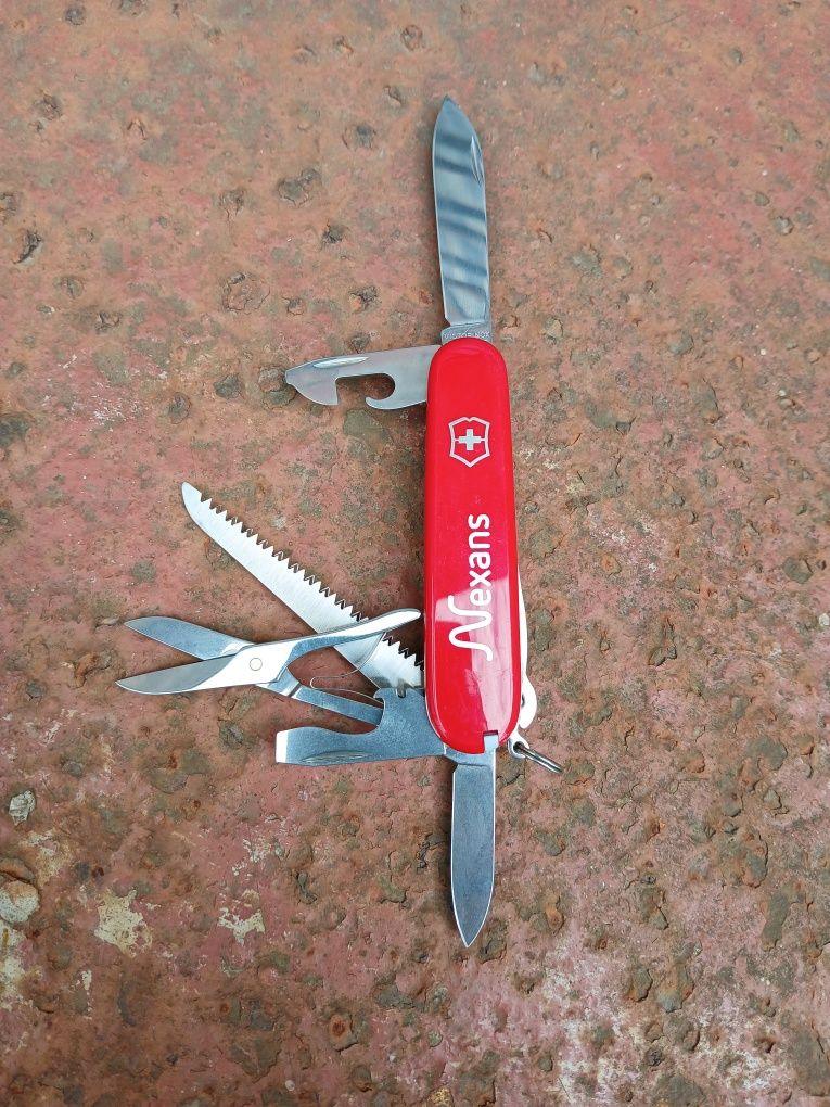 Садовий victorinox Huntsman.
