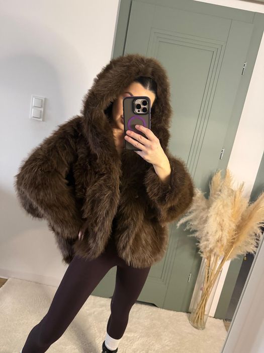 Brązowe futro futerko z kapturem futrzak kożuszek M L