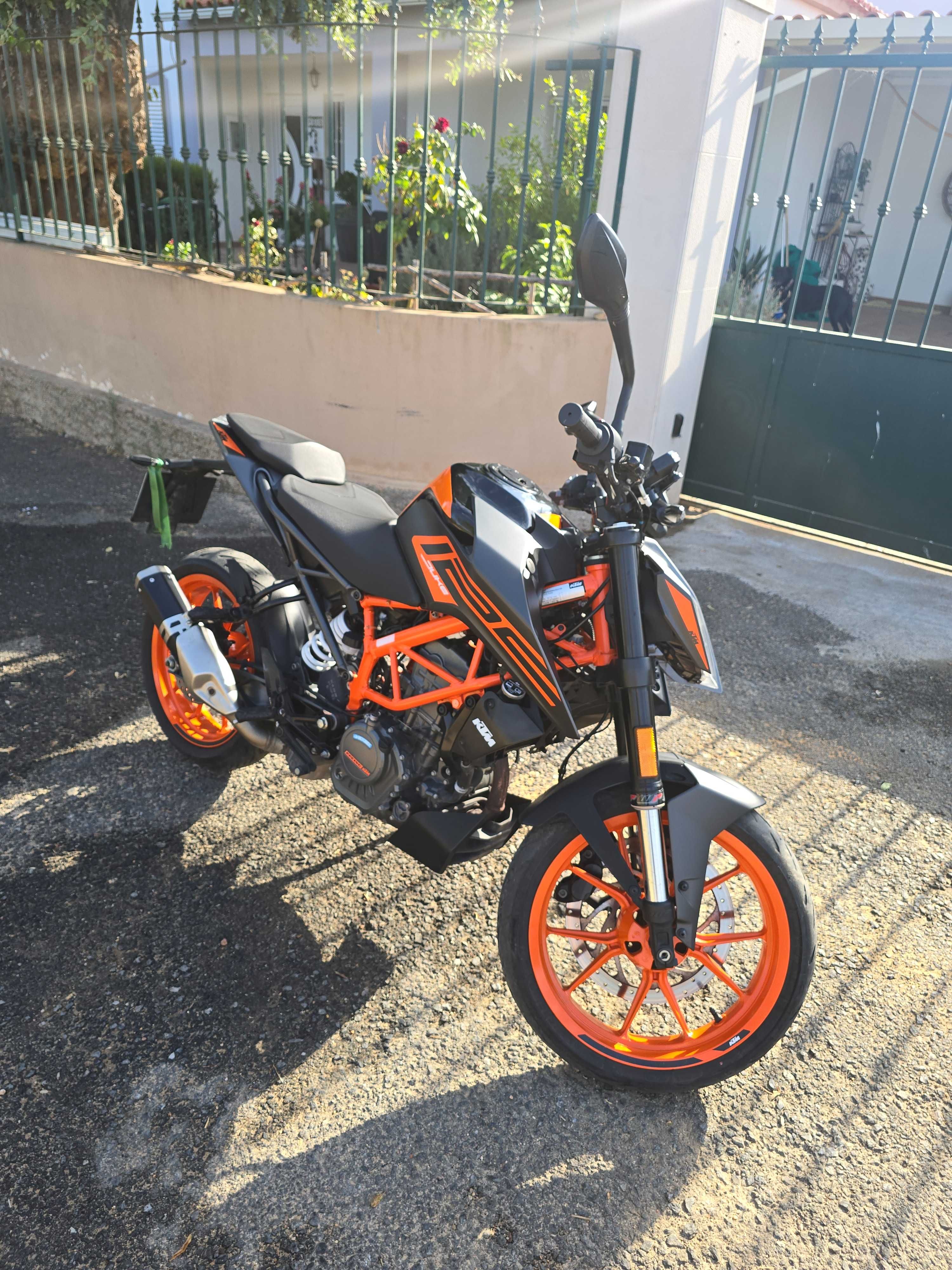 KTM Duke 125 / como nova