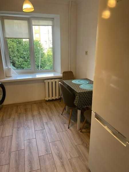 Оренда 2к квартири поблизу Victoria Gardens