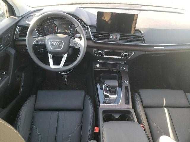 Audi Q5 Premium 45 2024 року