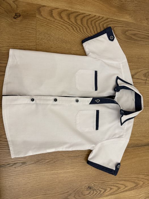 Koszula biala z krótkim rękawem, rozmiar 104