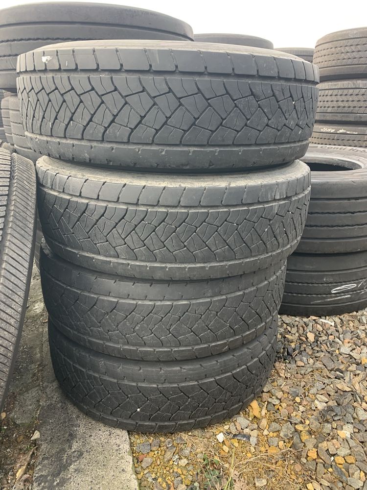 H-117. 305/70/22,5 Dunlop Sp446