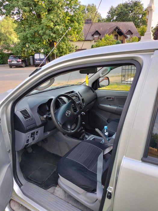 Wynajem samochodu Toyota Hilux 2008