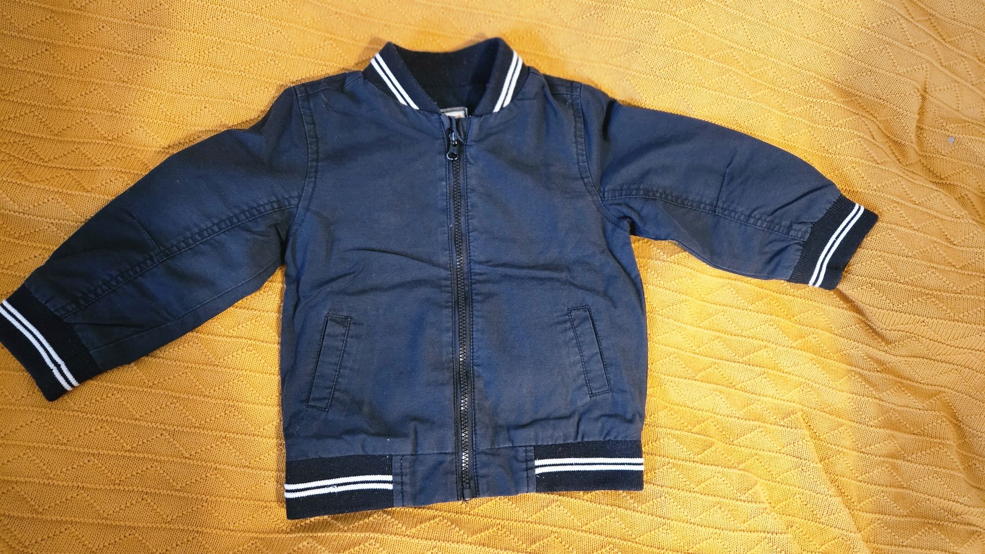 Czarna kurtka bomberka r. 80