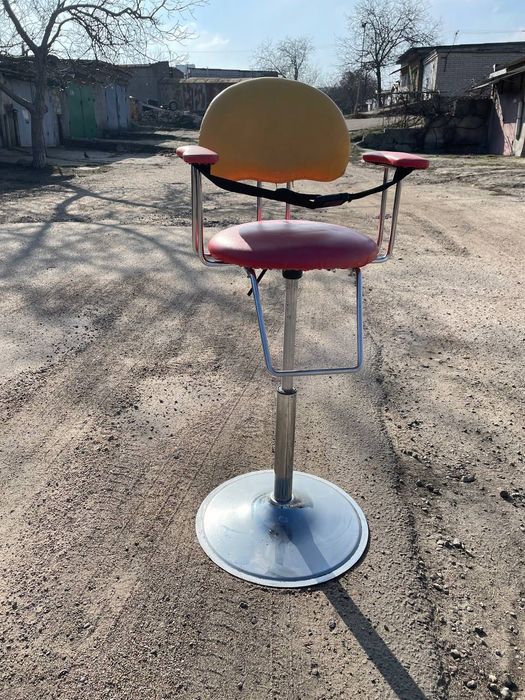 Продам дитячий перукарський стілець
