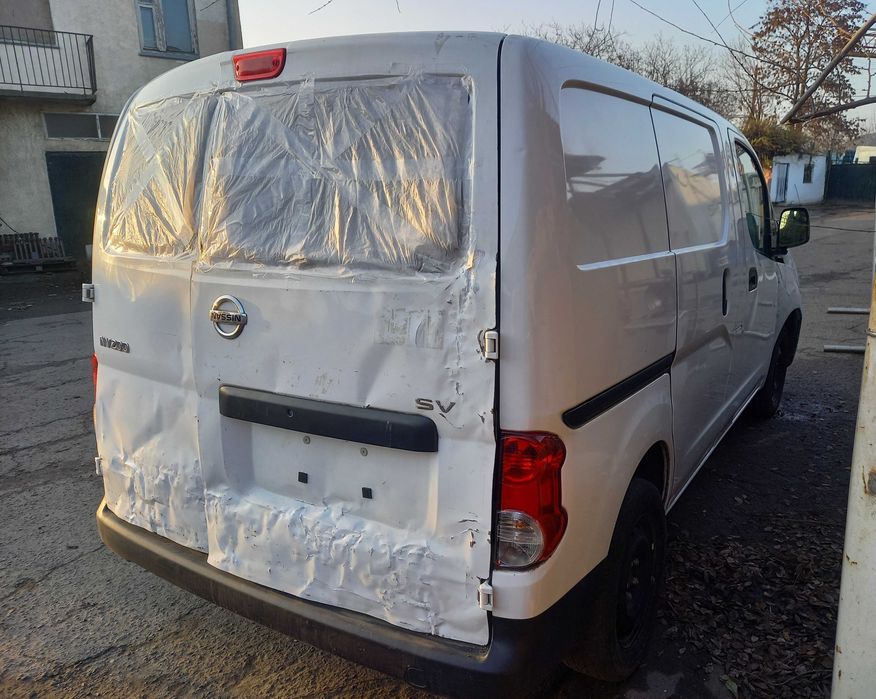 Микроавтобус грузовой Nissan NV 200