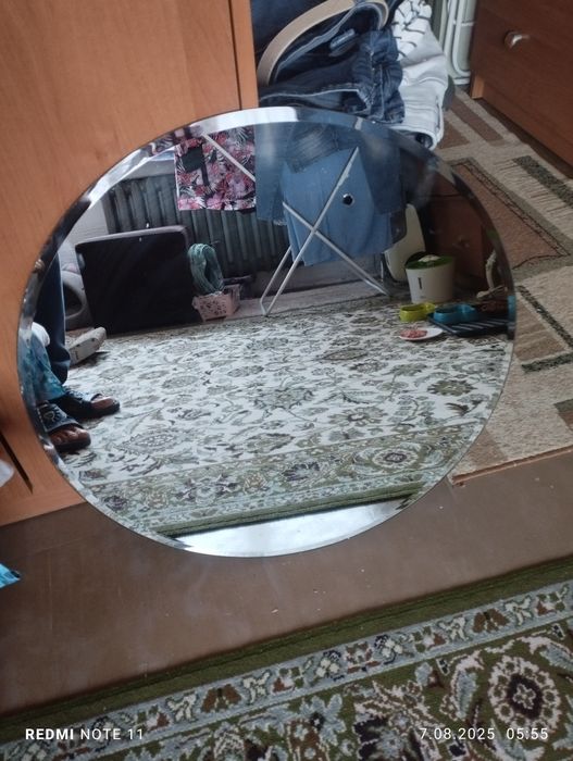 Lustro z otworami na lampki