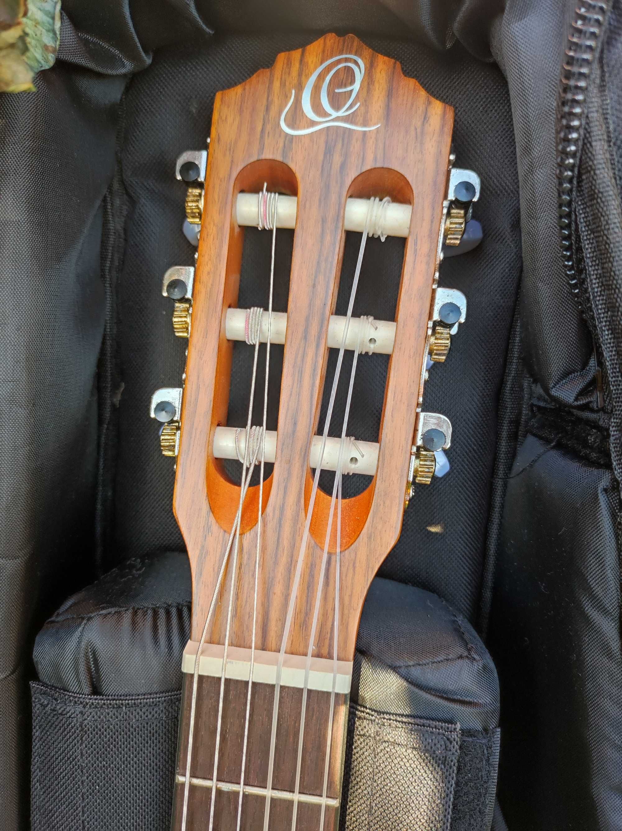 1/2 Guitarra / Marca Ortega / para crianças ou viagens