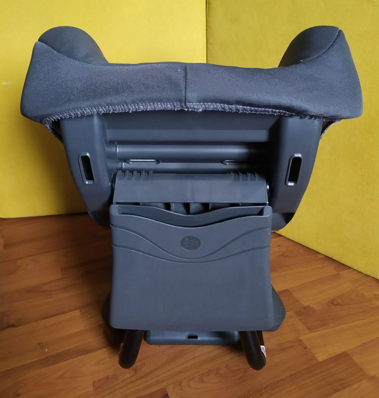 Britax Römer First Class Plus (0 - 4 роки або до 18 кг або до 100 см)