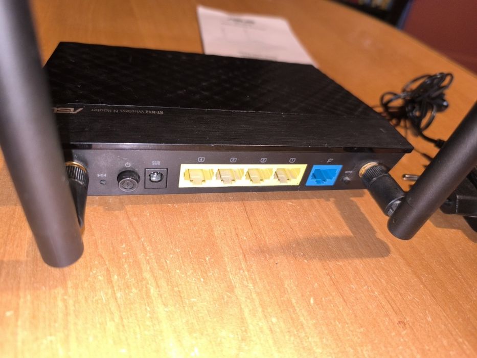 Маршрутизатор / Роутер ASUS RT-N12. - фото 1 - id-p2035918202
Маршрути