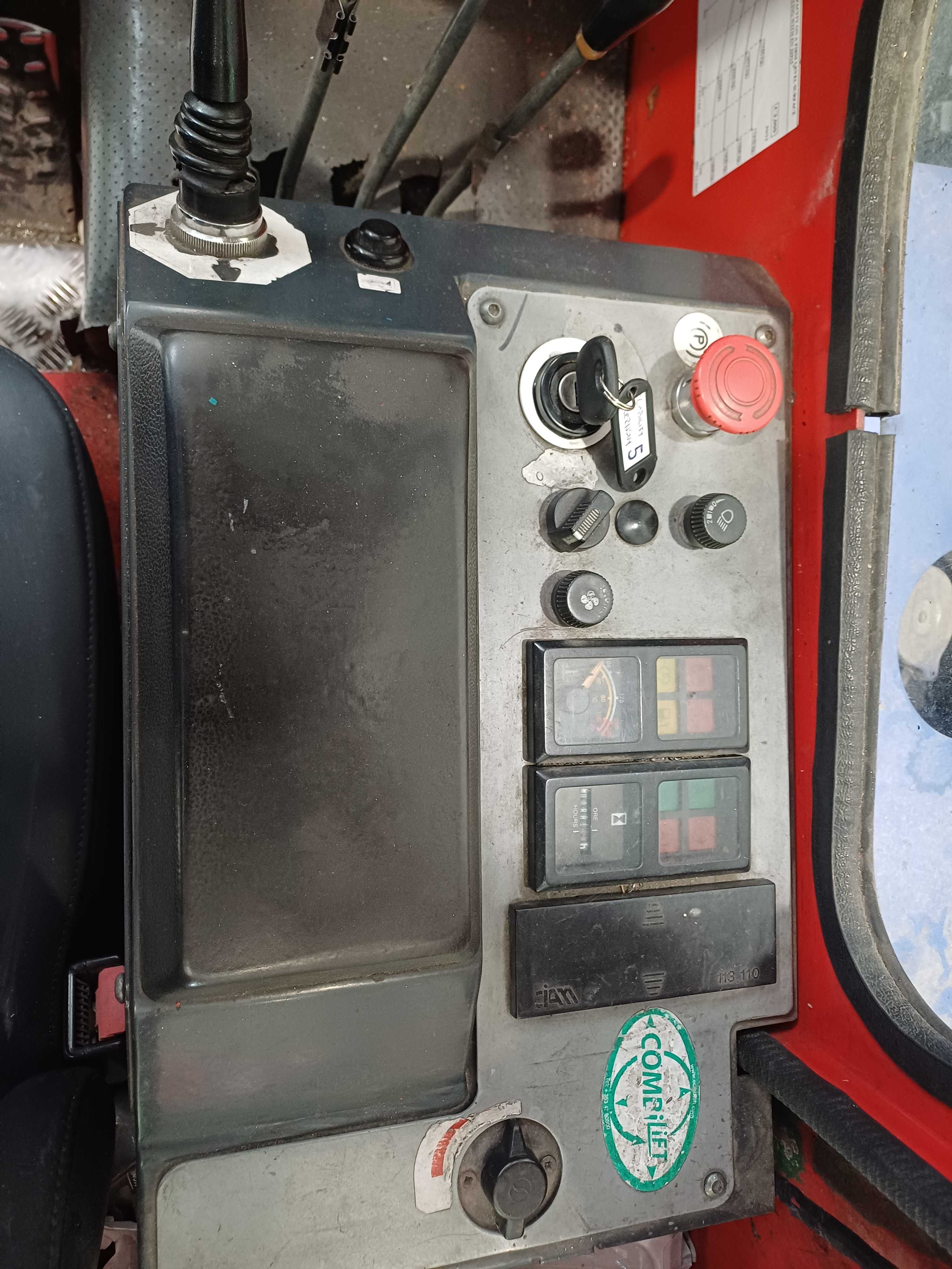 Wózek widłowy Combilift C3000