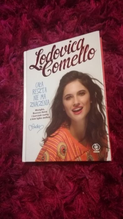 Violetta, Lodovica Comello Cała reszta nie ma znaczenia