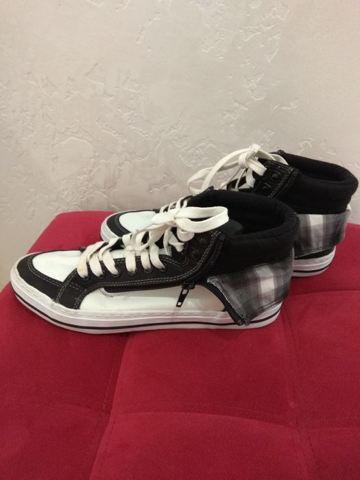 Нові кросівки, кеди, снікерси VENICE