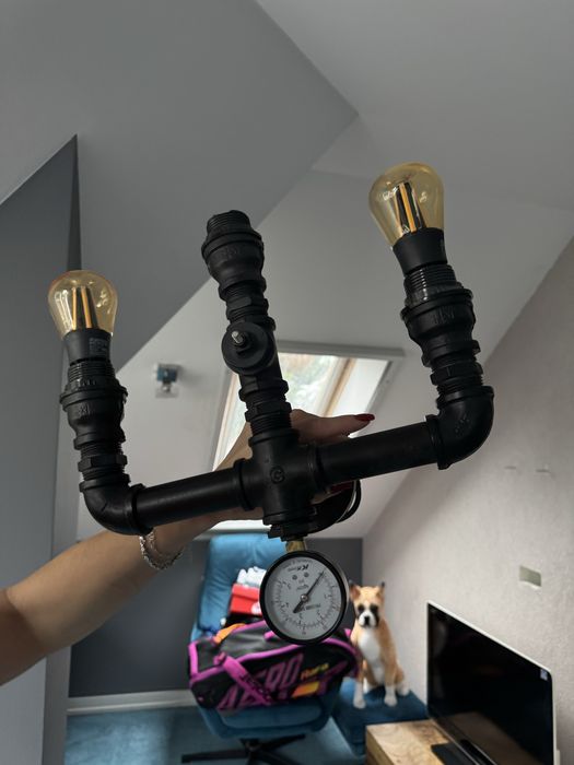 Loftowa lampa scienna