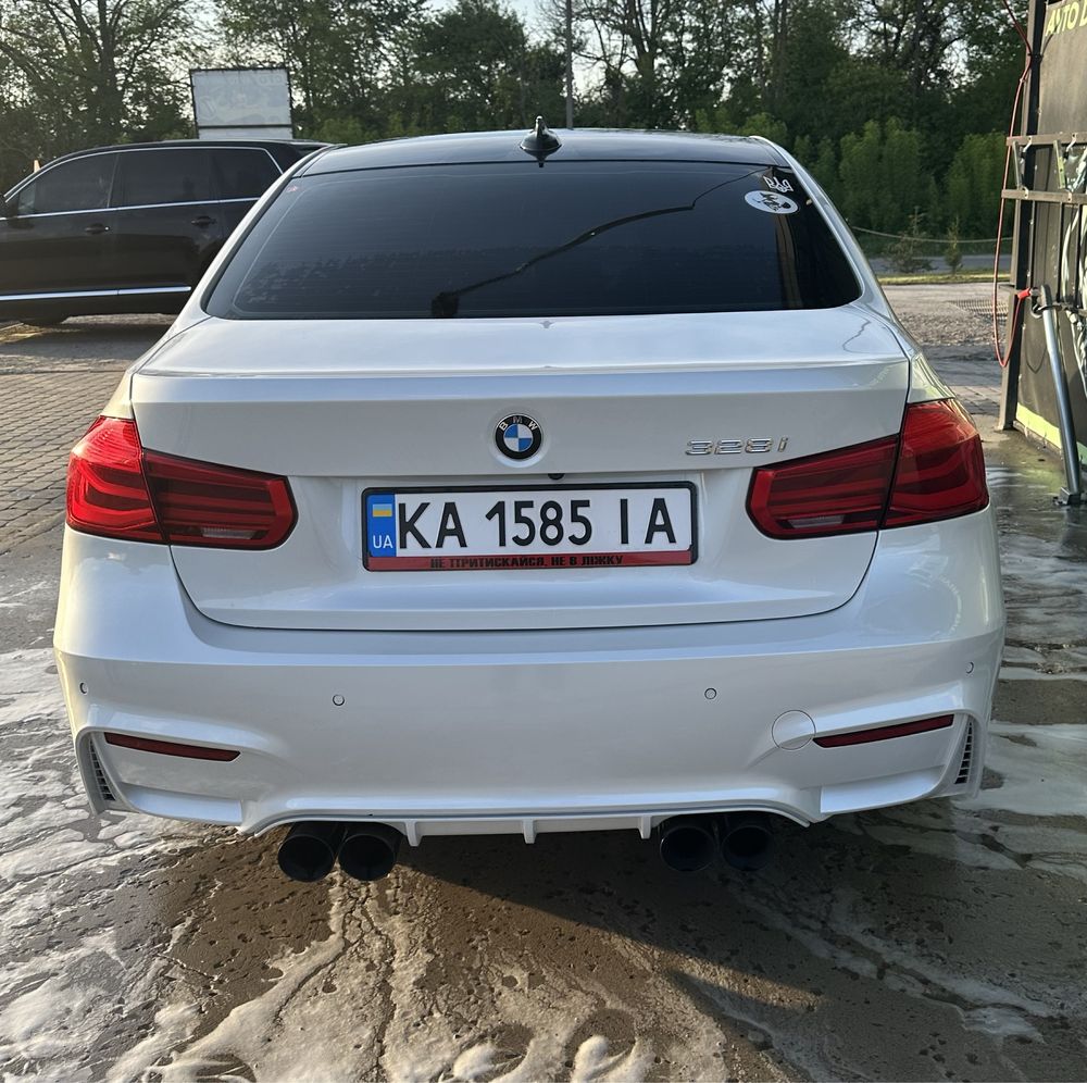 Авто Bmw 328i F30