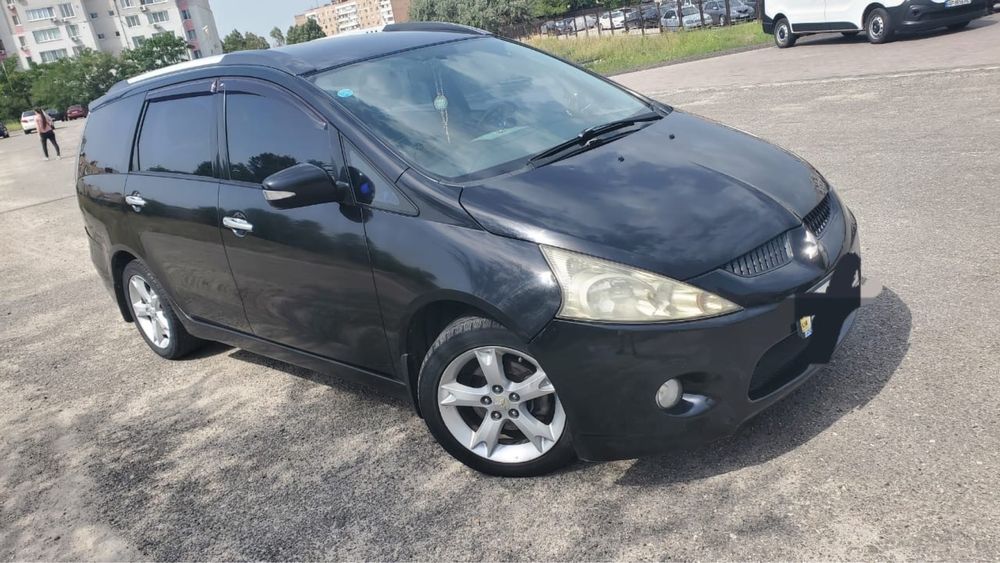 Продам авто Mitsubishi Grandis — семимісний мінівен
